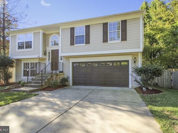 102 W DEER PARK ROAD , GAITHERSBURG, MD 20877
