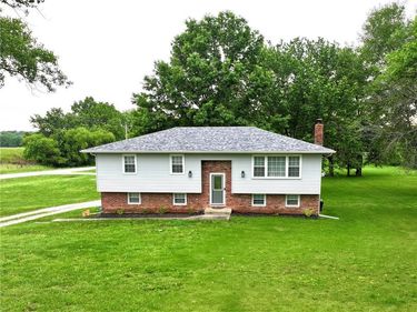 452 NW 111 Road, Warrensburg, MO 64093