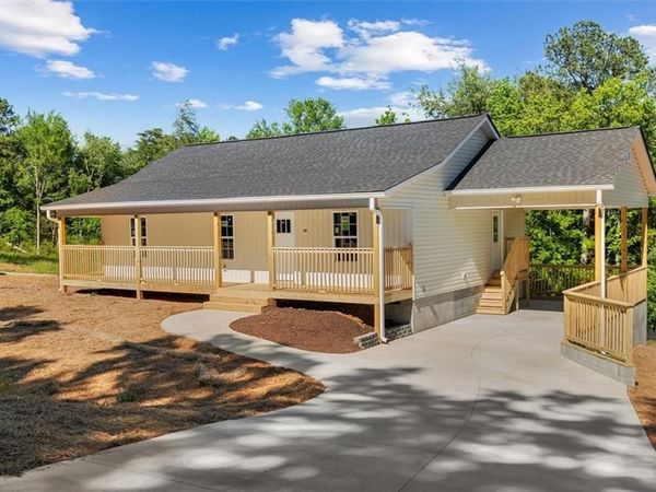 135 Azalea Street SW, Calhoun, GA 30701