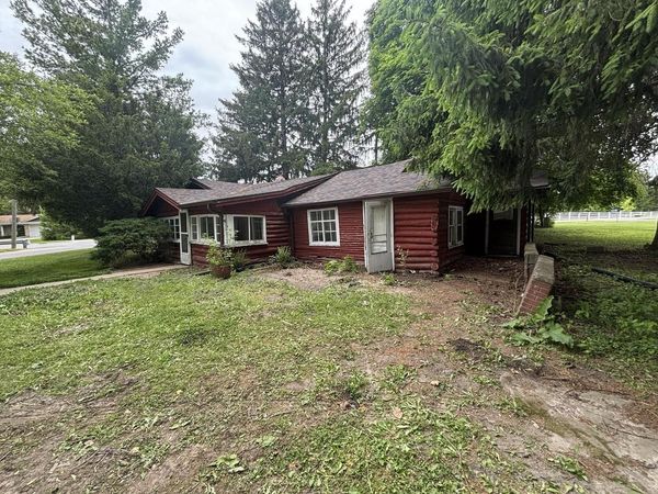803 E Lisbon ROAD, Oconomowoc, WI 53066