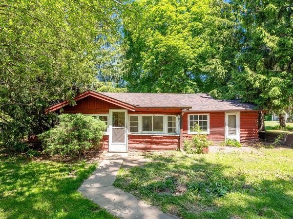 803 E Lisbon ROAD, Oconomowoc, WI 53066