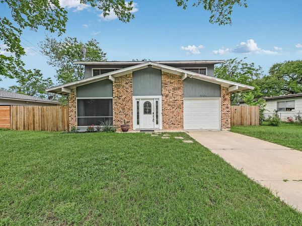 4904 Creekline DR, Austin, TX 78745