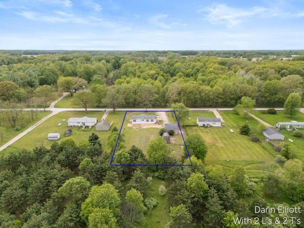 9203 S Castle Road, Sheridan, MI 48884