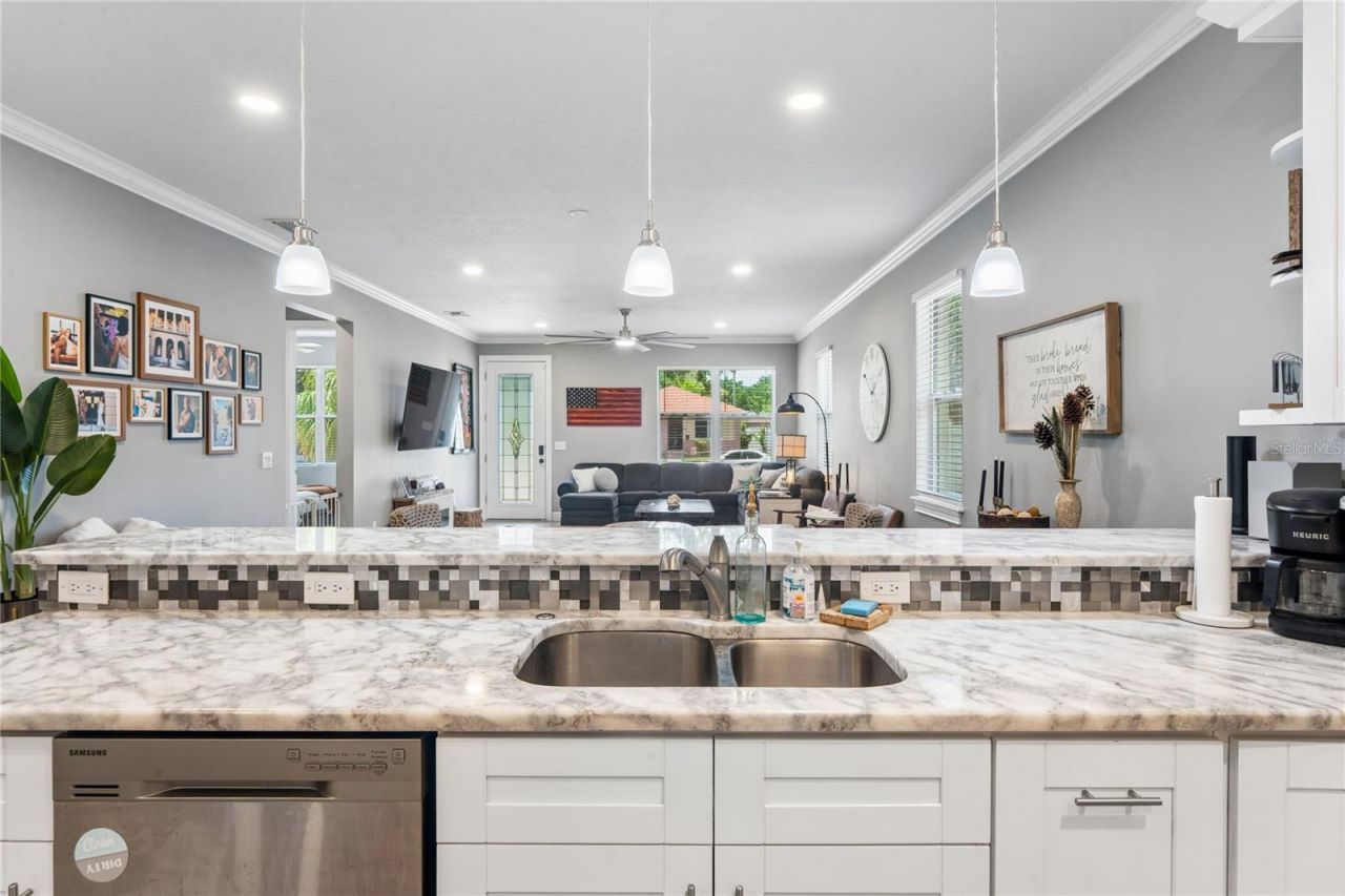 2424 12th Street S, Saint Petersburg, FL 33705 Photo