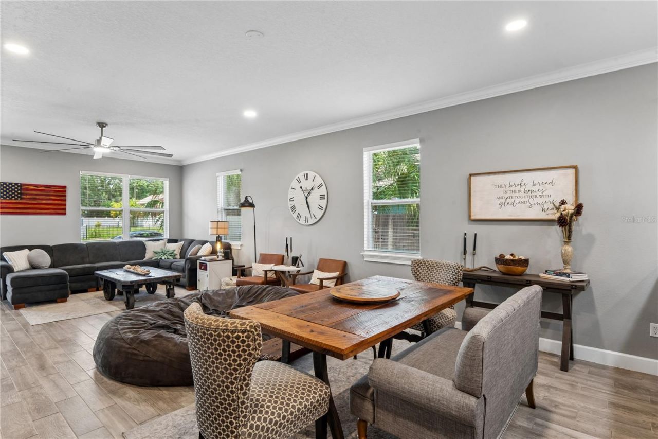 2424 12th Street S, Saint Petersburg, FL 33705 Photo