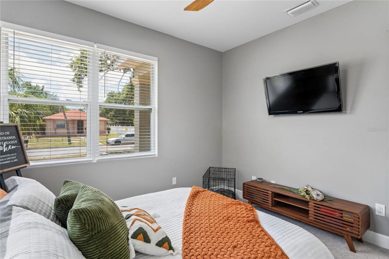 2424 12th Street S, Saint Petersburg, FL 33705 Photo