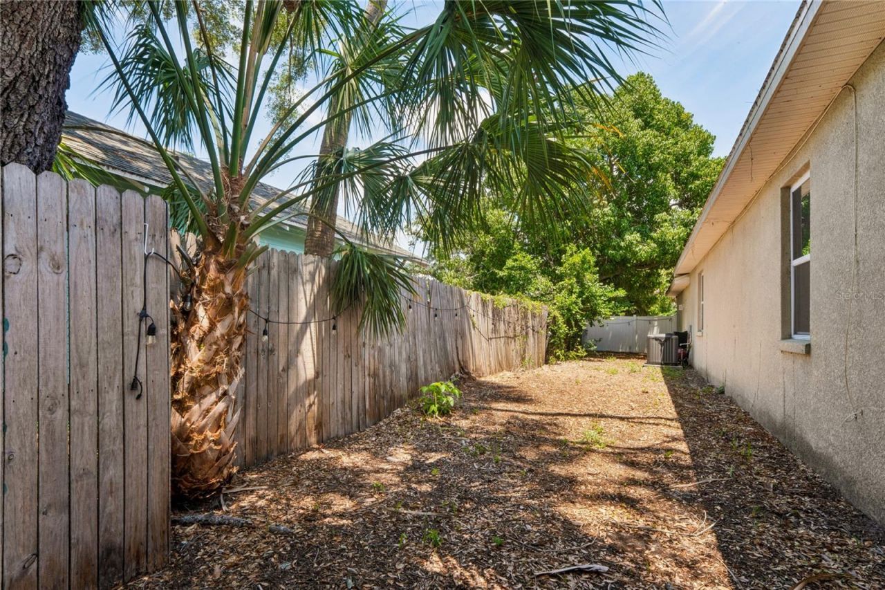 2424 12th Street S, Saint Petersburg, FL 33705 Photo
