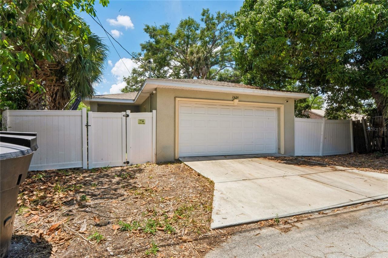 2424 12th Street S, Saint Petersburg, FL 33705 Photo