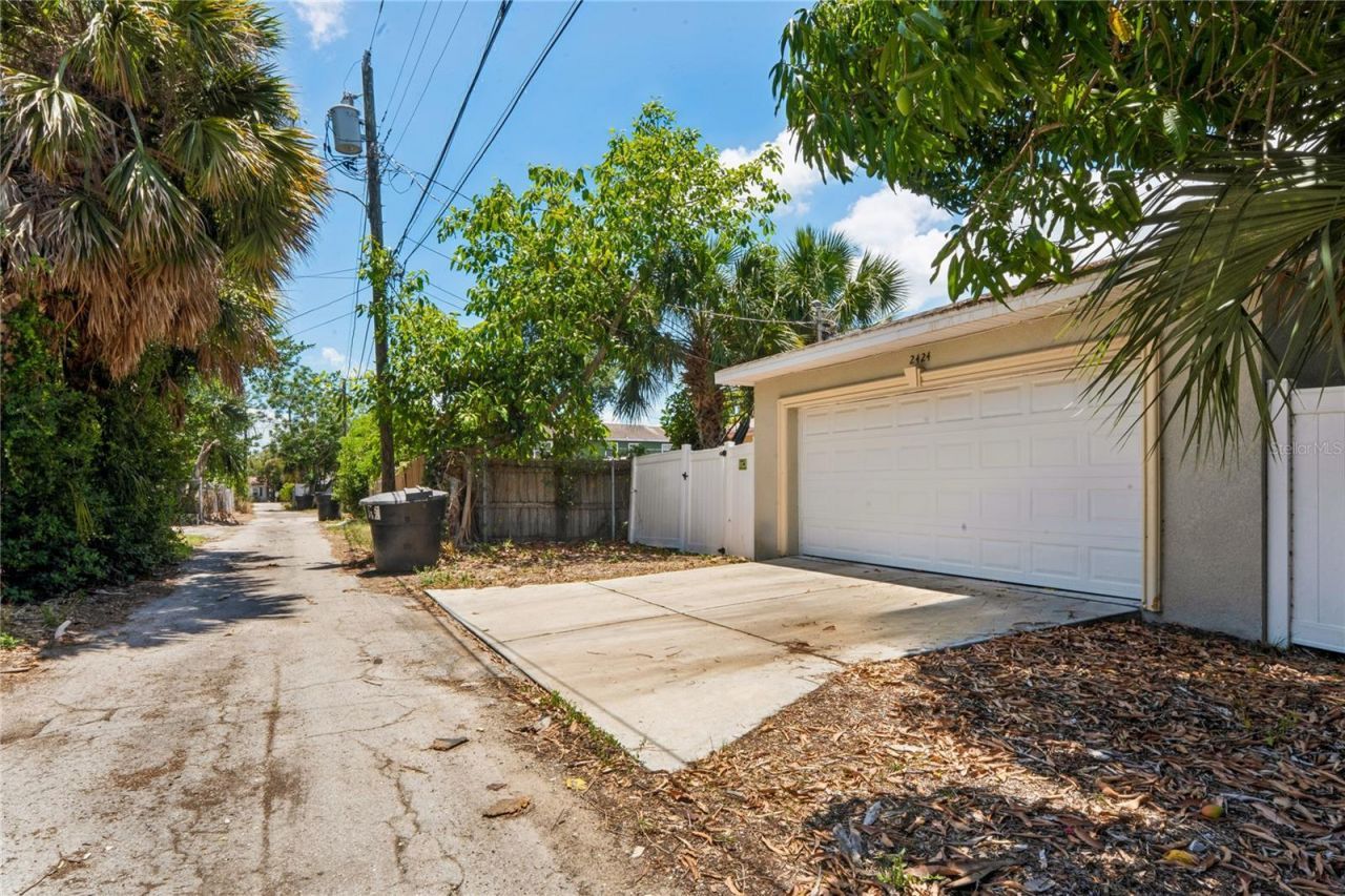 2424 12th Street S, Saint Petersburg, FL 33705 Photo