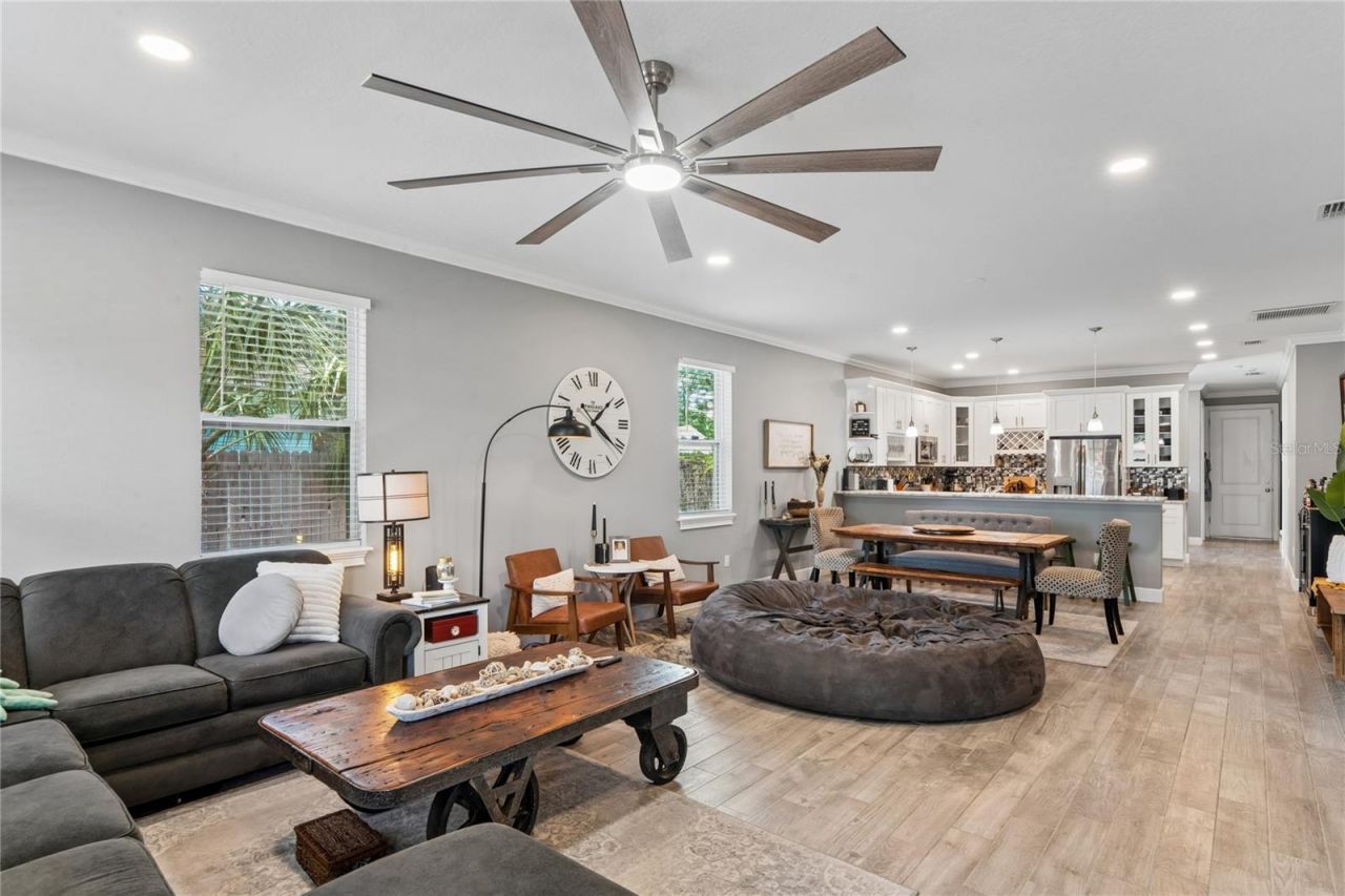 2424 12th Street S, Saint Petersburg, FL 33705 Photo