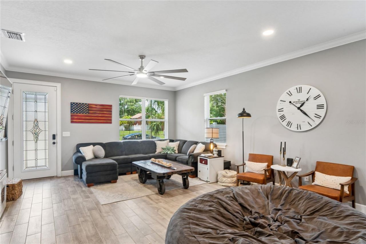 2424 12th Street S, Saint Petersburg, FL 33705 Photo
