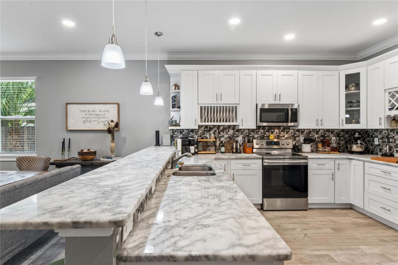 2424 12th Street S, Saint Petersburg, FL 33705 Photo