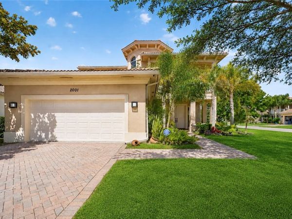 2001 Albany Terrace SW, Vero Beach, FL 32968