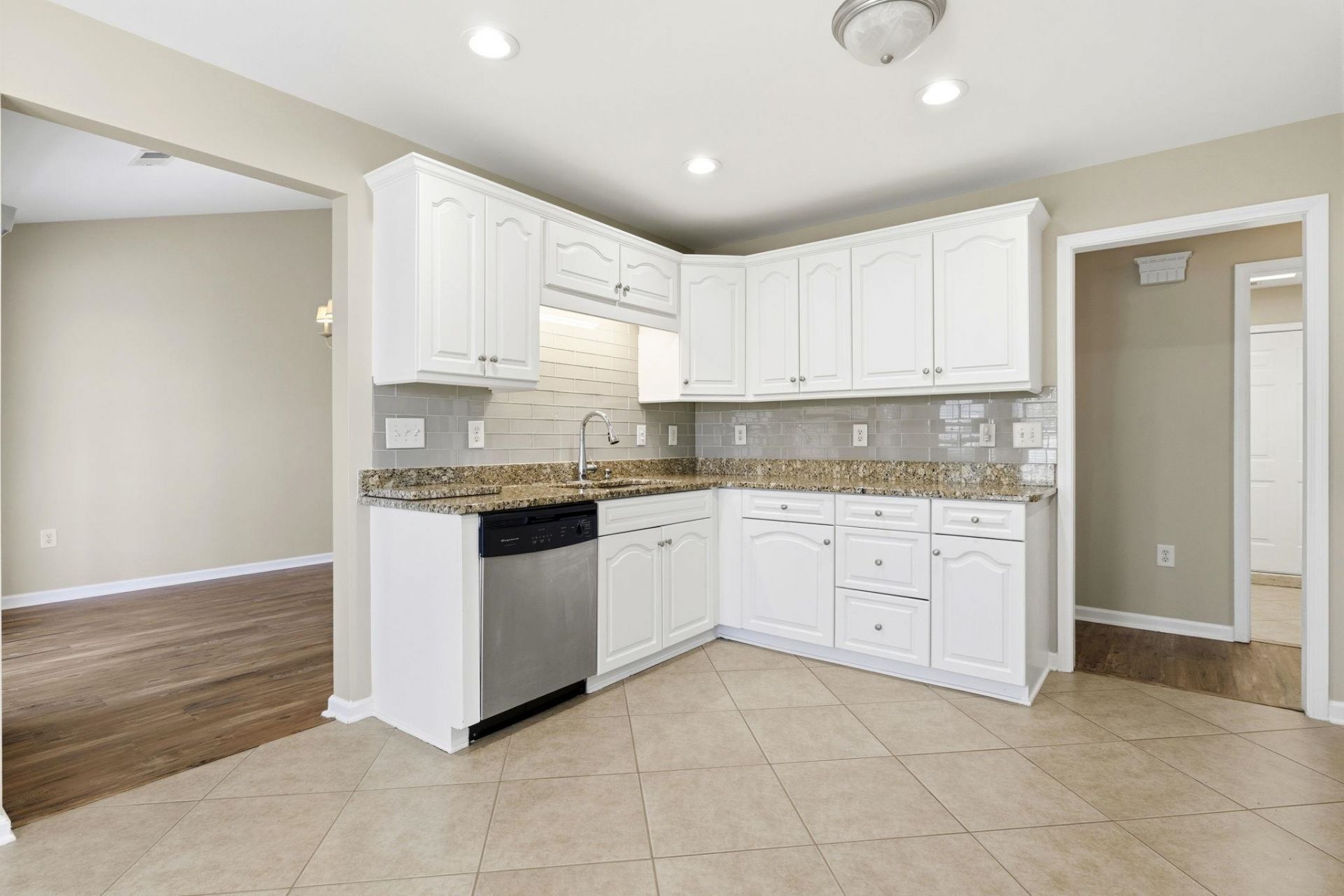 549 Pennington Loop Photo 12