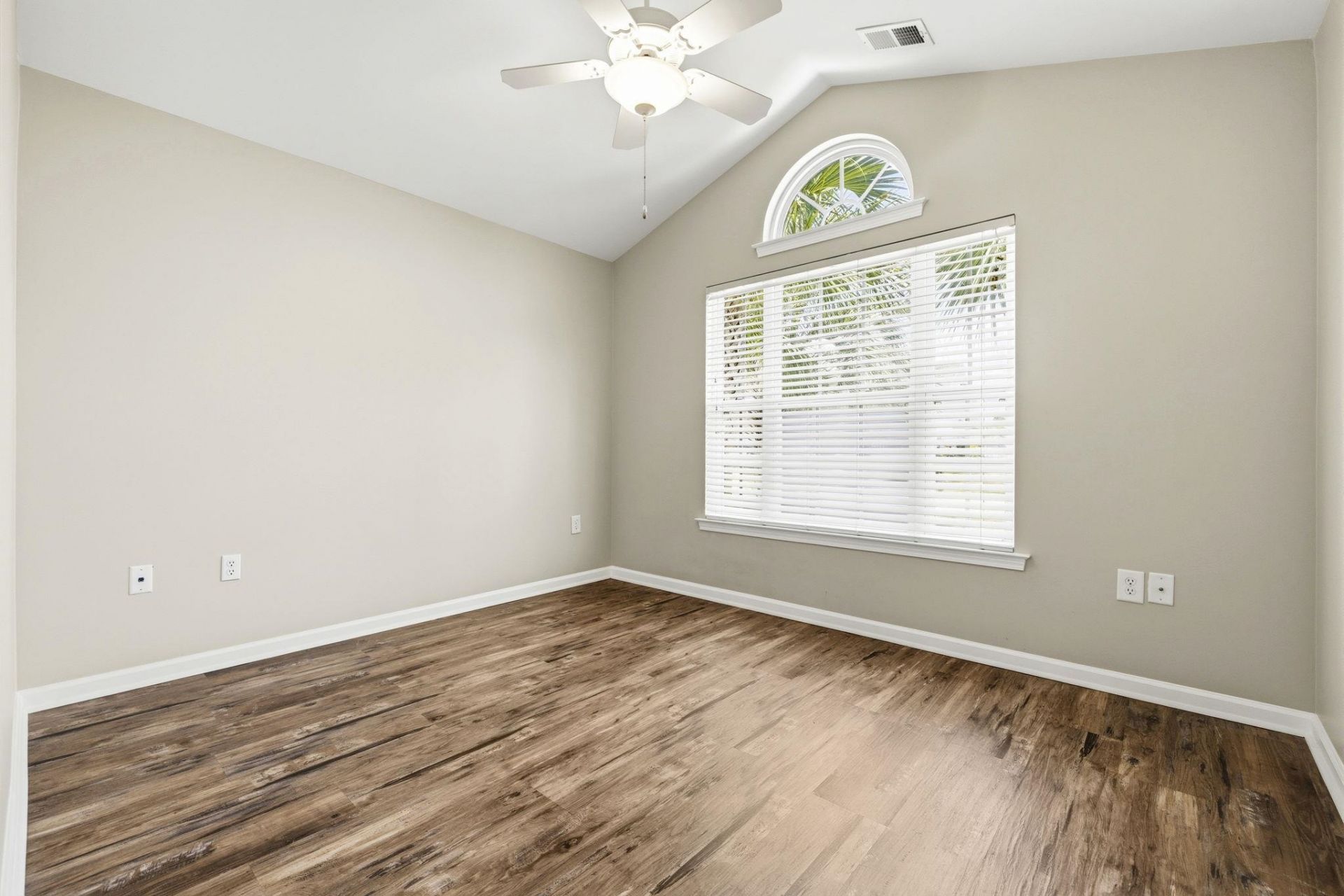 549 Pennington Loop Photo 25