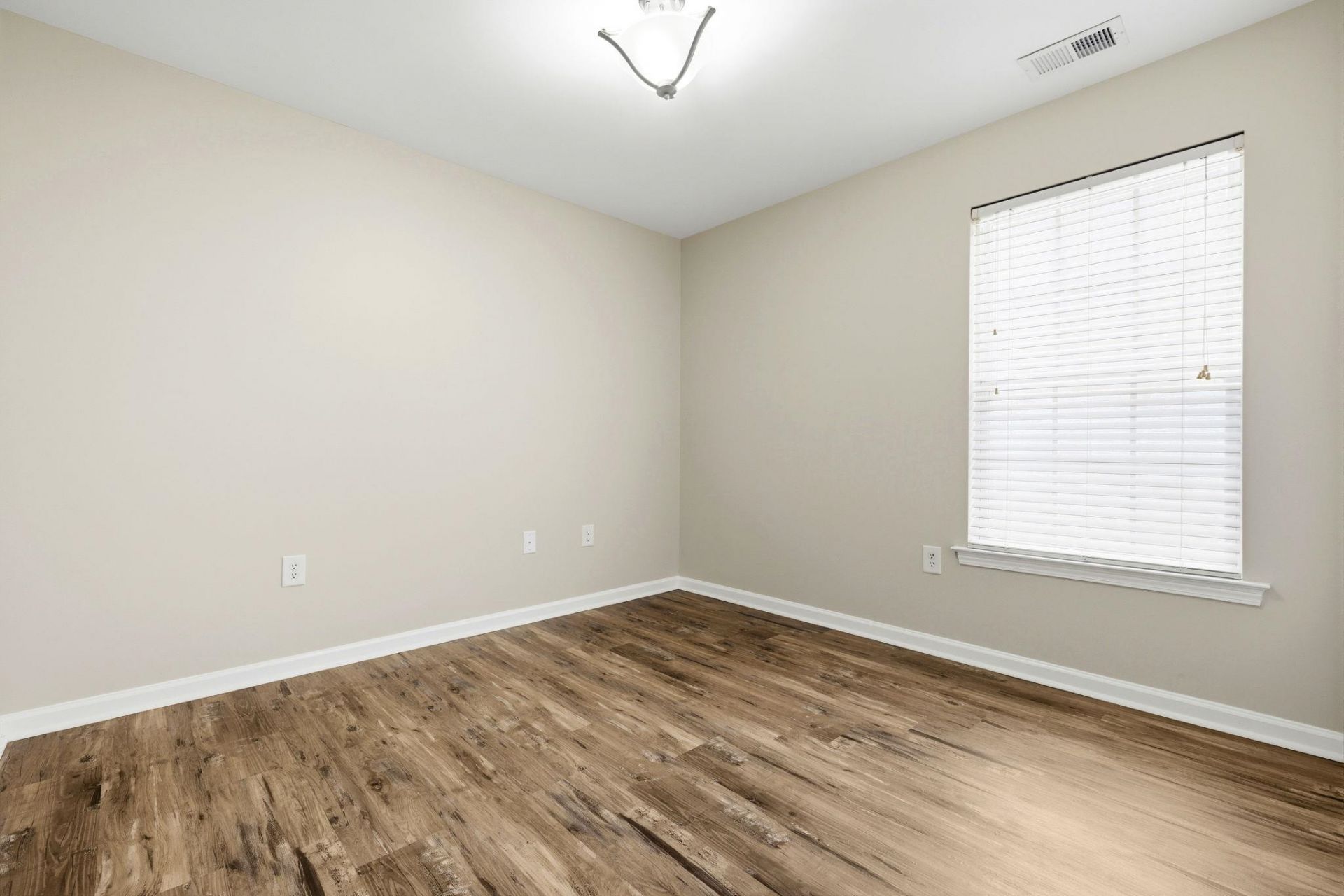 549 Pennington Loop Photo 27