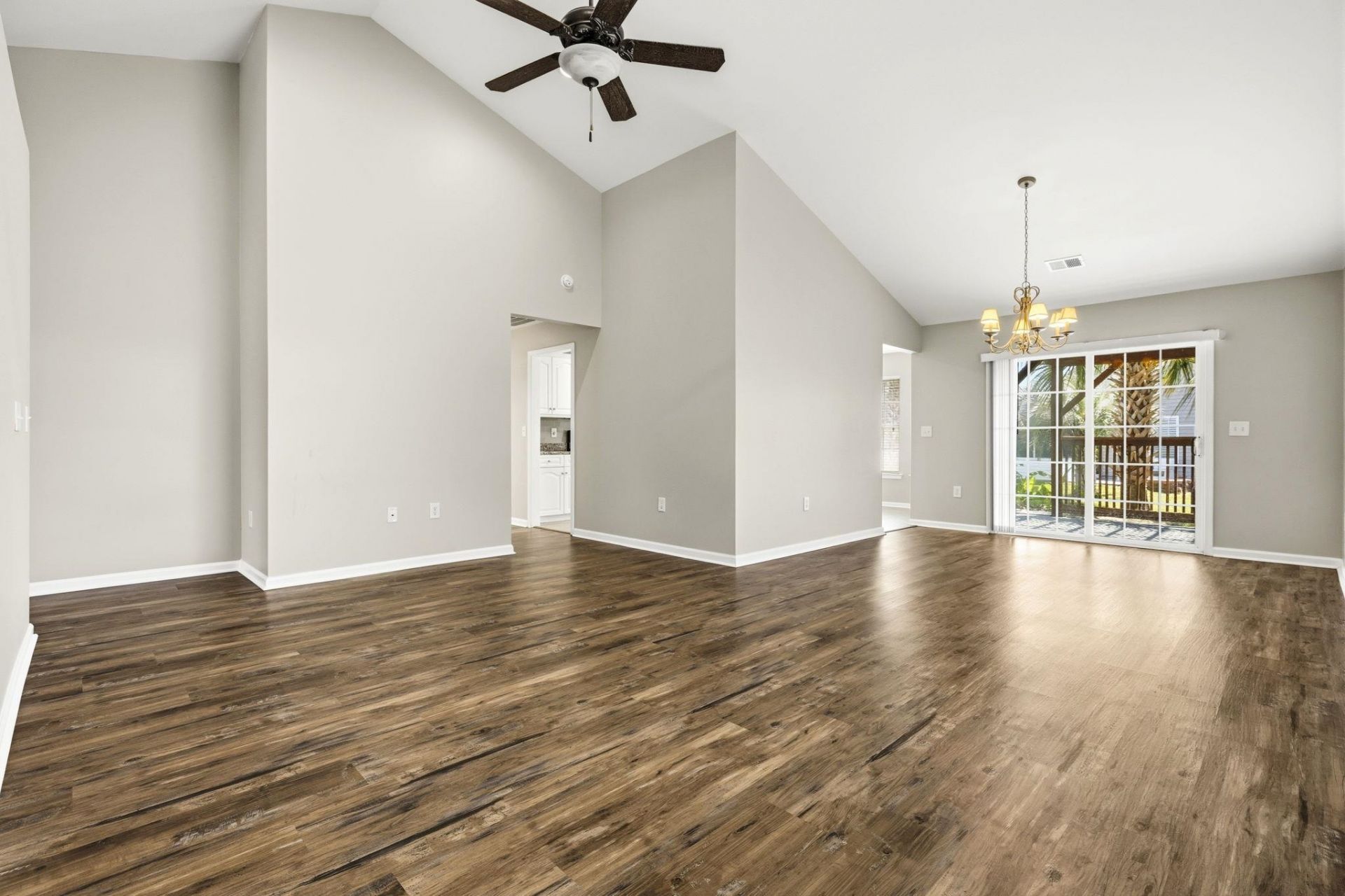 549 Pennington Loop Photo 4