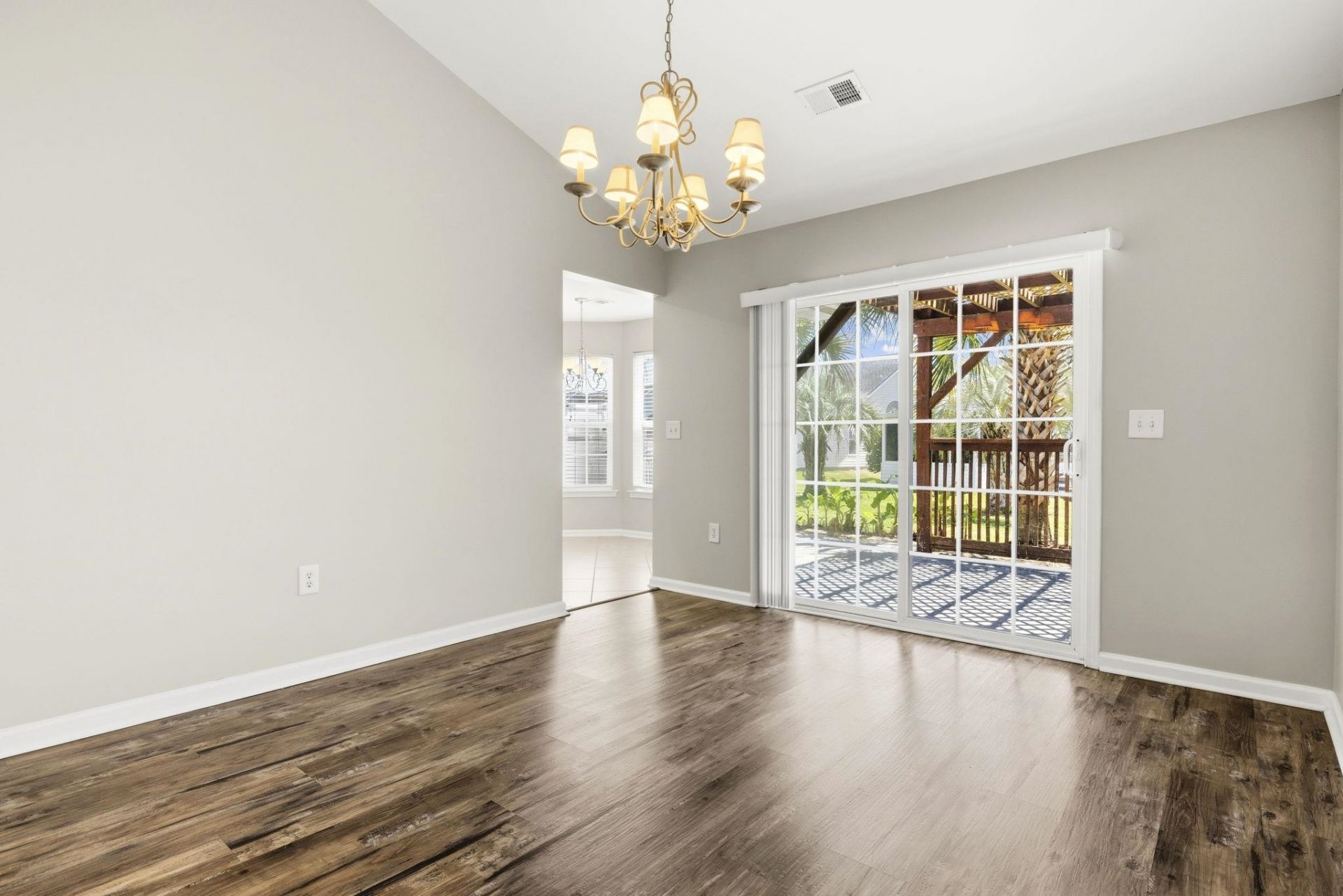 549 Pennington Loop Photo 8