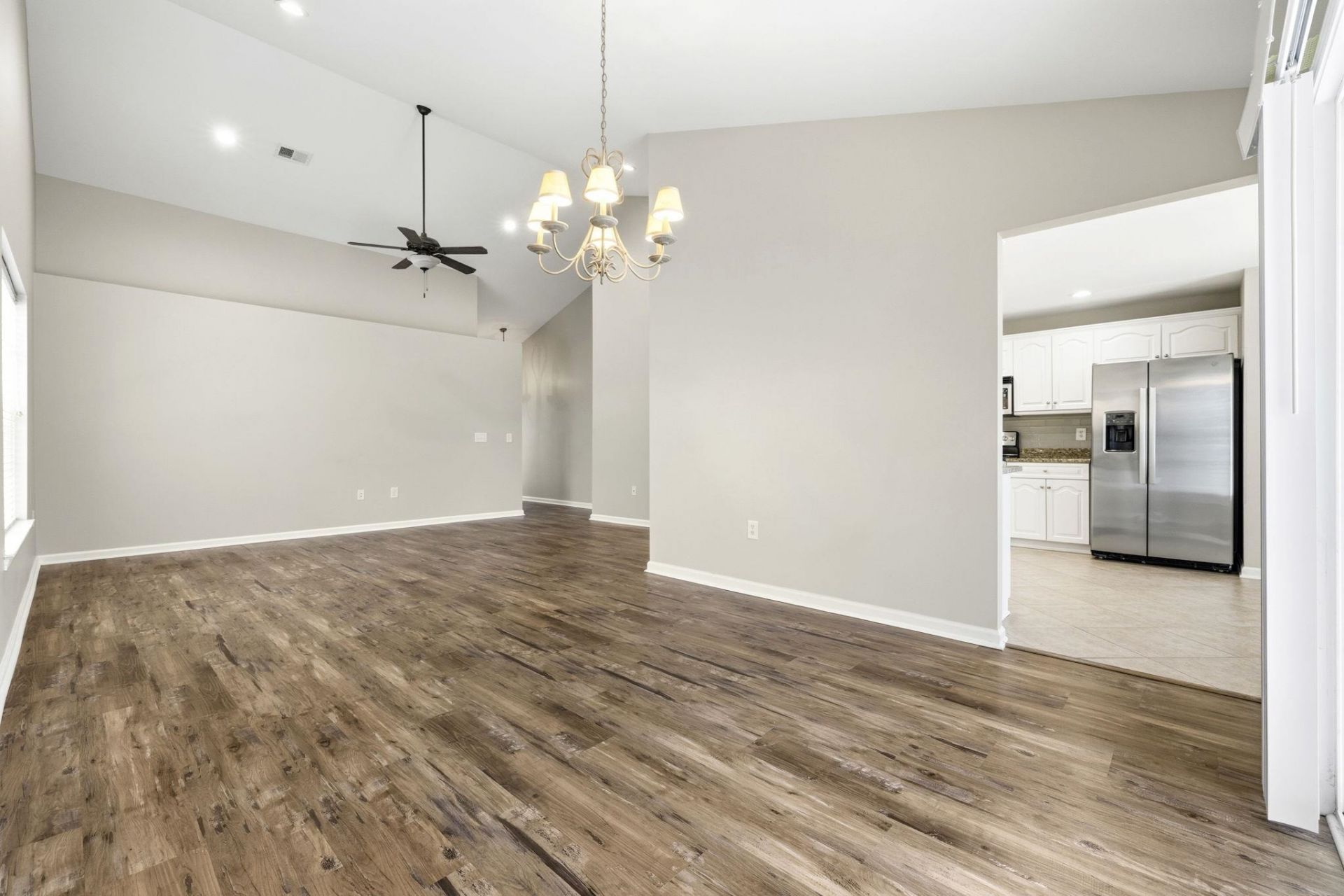 549 Pennington Loop Photo 9