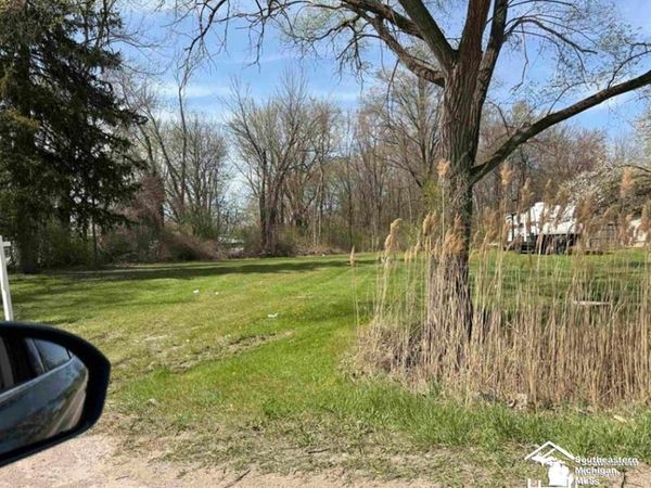 30938 Ecorse Road, Romulus, MI 48174