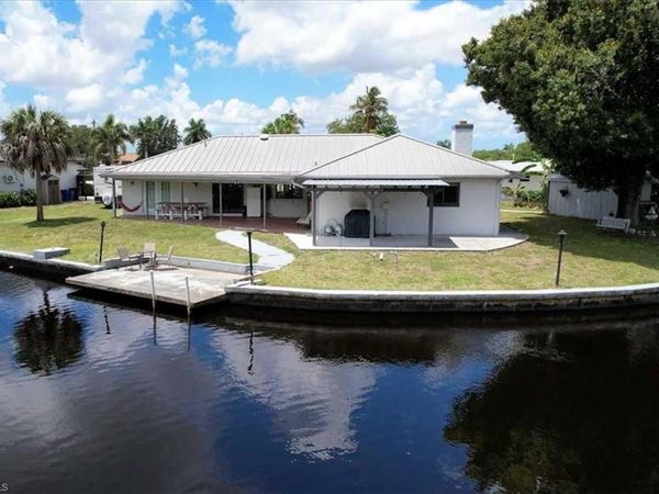 1318 Thompson ST, NORTH FORT MYERS, FL 33903