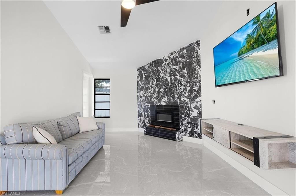 1318 Thompson St, North Fort Myers, FL 33903 Photo