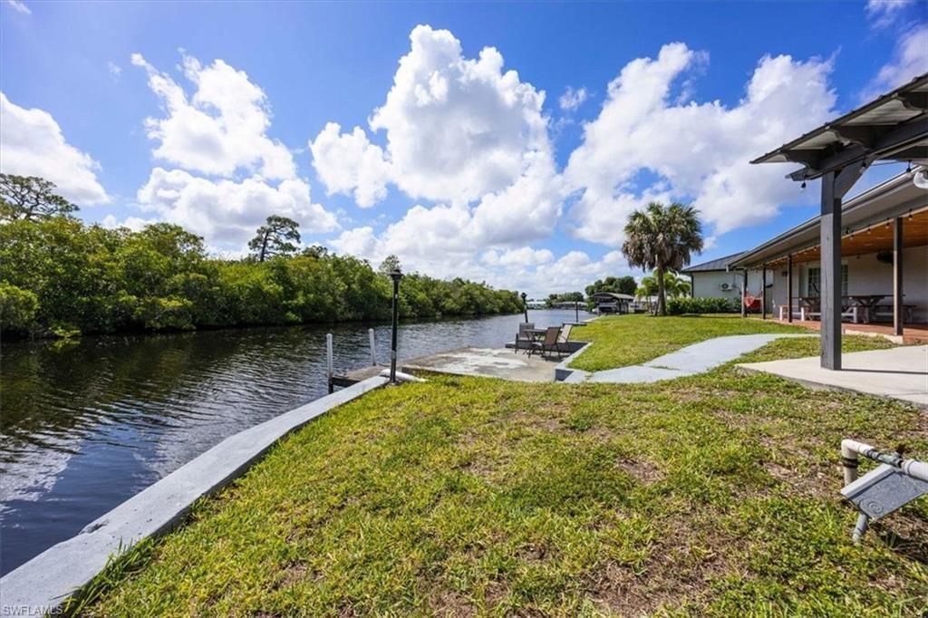 1318 Thompson St, North Fort Myers, FL 33903 Photo