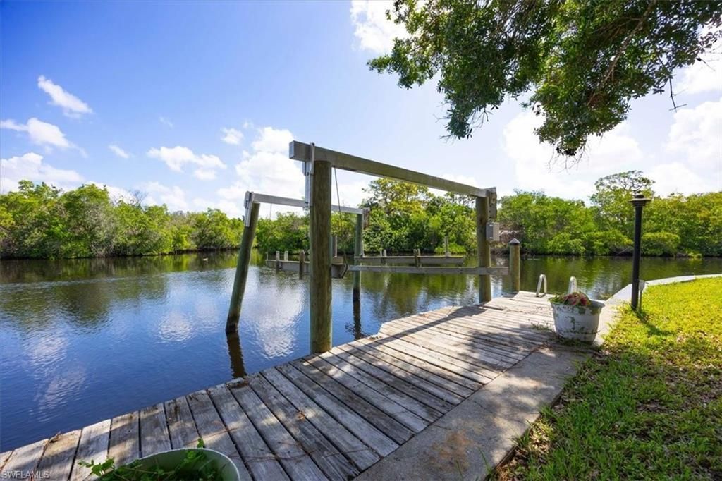 1318 Thompson St, North Fort Myers, FL 33903 Photo