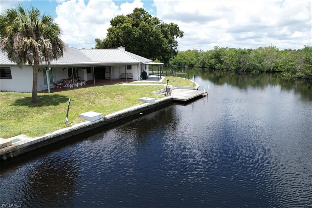 1318 Thompson St, North Fort Myers, FL 33903 Photo