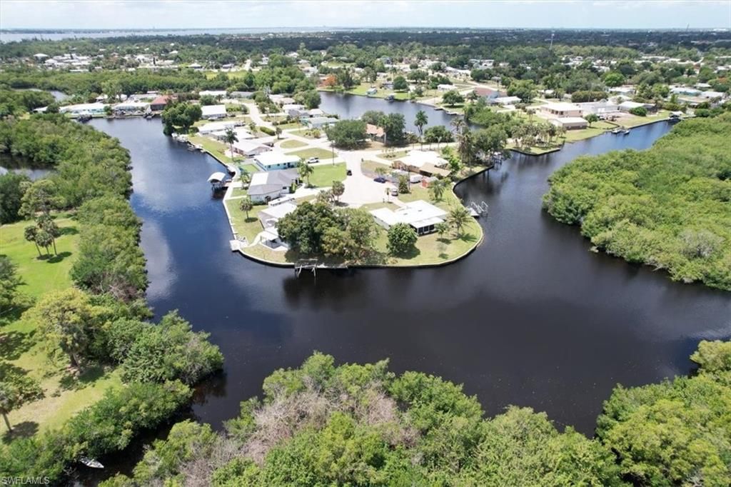 1318 Thompson St, North Fort Myers, FL 33903 Photo