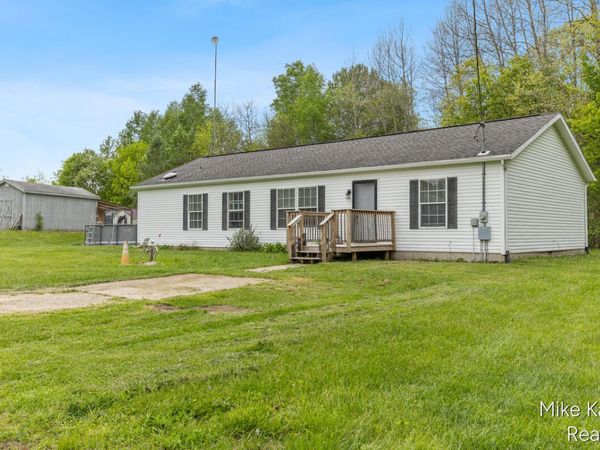 13309 Wabasis Avenue NE, Cedar Springs, MI 49319