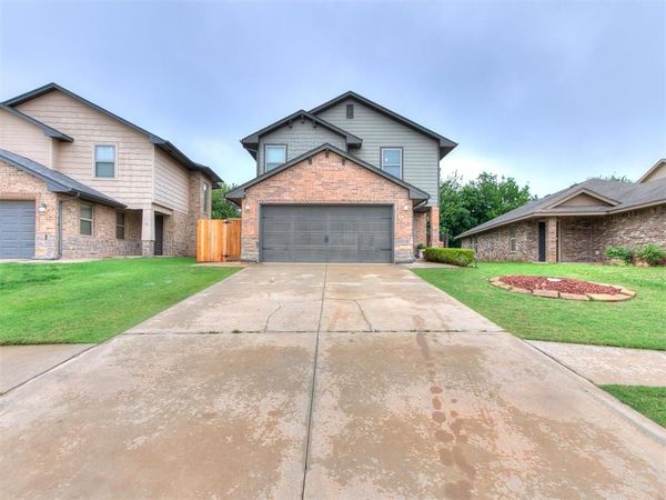 912 Saint Cecil , Moore, OK 73160