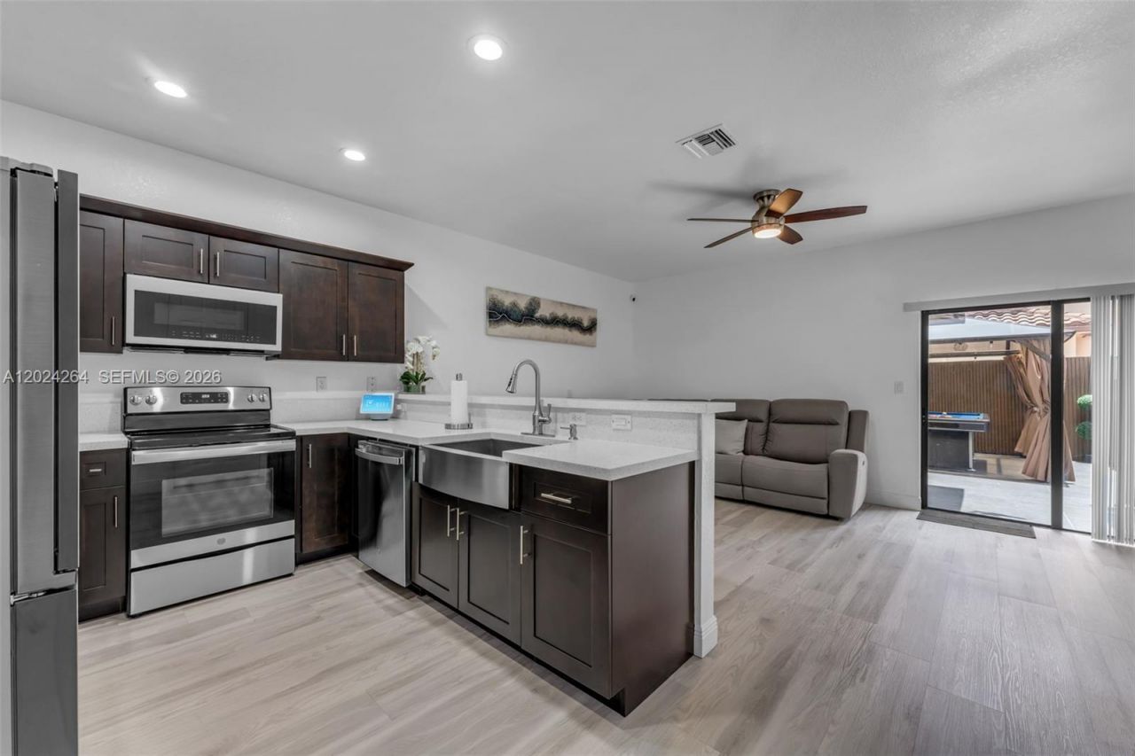 3214 SE 4th Ct , Homestead, FL 33033 Photo