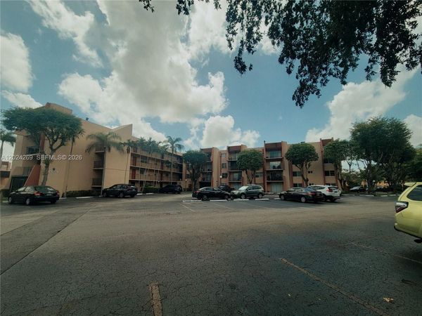 13701 Kendale Lakes Cir, Unit B-112, Miami, FL 33183