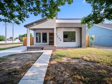 1350 Strickland Street , Dallas, TX 75216