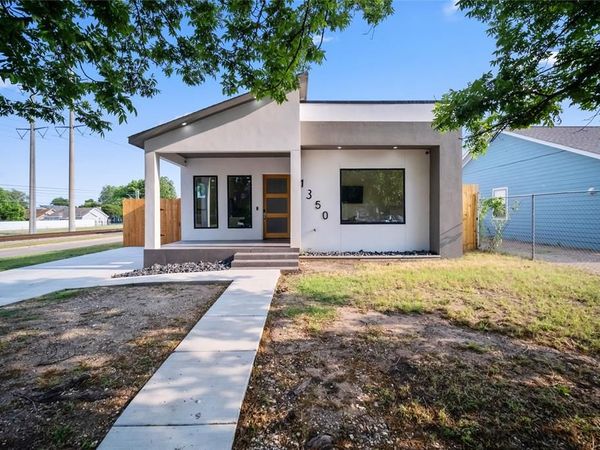 1350 Strickland Street , Dallas, TX 75216