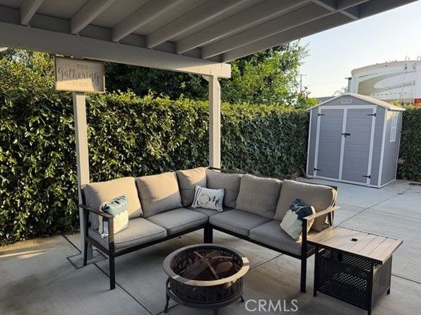 545 N Soldano Avenue N, Azusa, CA 91702