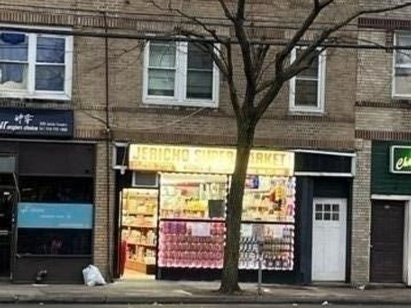 318 Jericho Tpk , Unit 1R, Floral Park, NY 11001