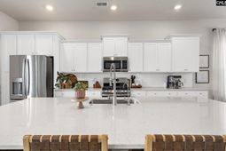 1020 Arrowwood Way  photo 4