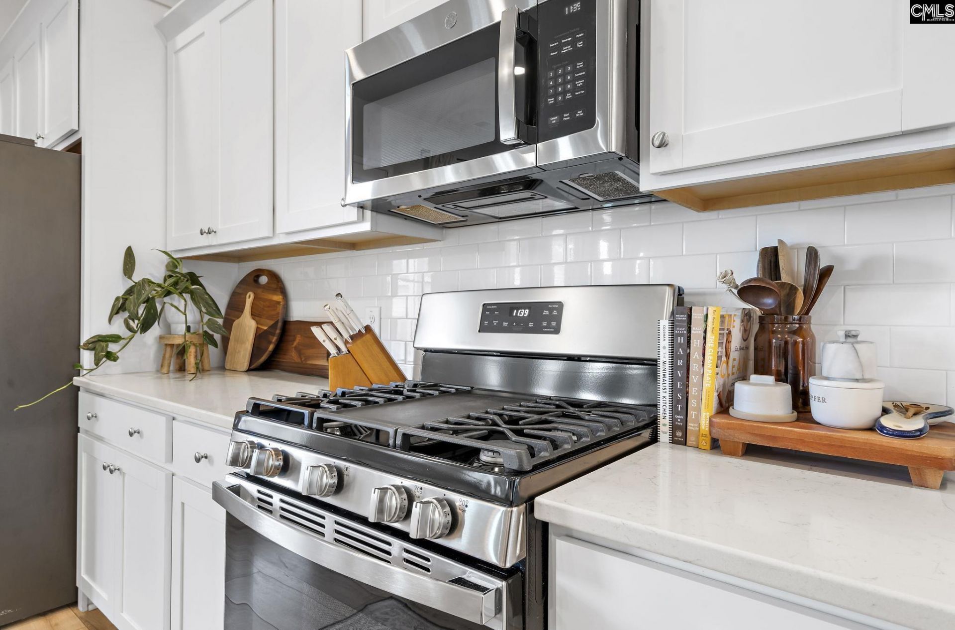 1020 Arrowwood Way  Photo 6