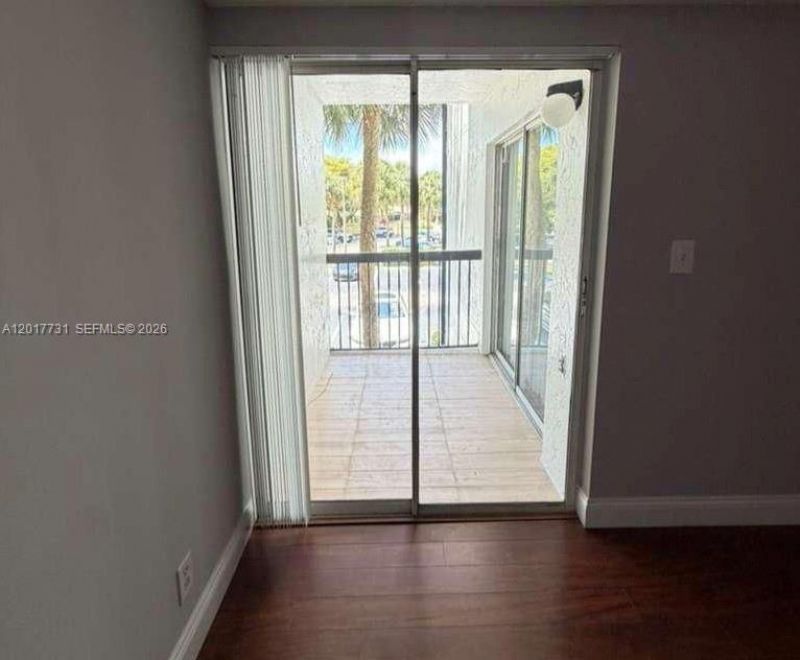 7610 Westwood Dr, Unit 122, Tamarac, FL 33321 Photo