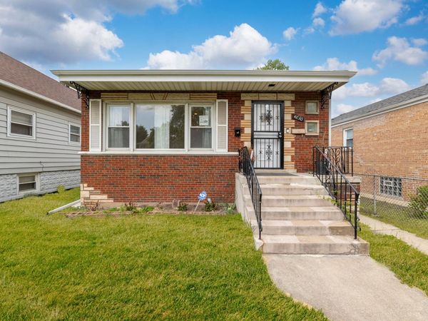 4830 S Ridgeway Avenue , Chicago, IL 60632