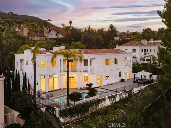 24929 Palmilla Drive, Calabasas, CA 91302