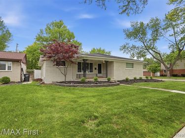 19715 Parkside Street, St. Clair Shores, MI 48080