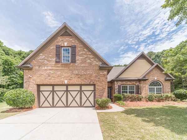 997 Spanish Moss Trail , Loganville, GA 30052