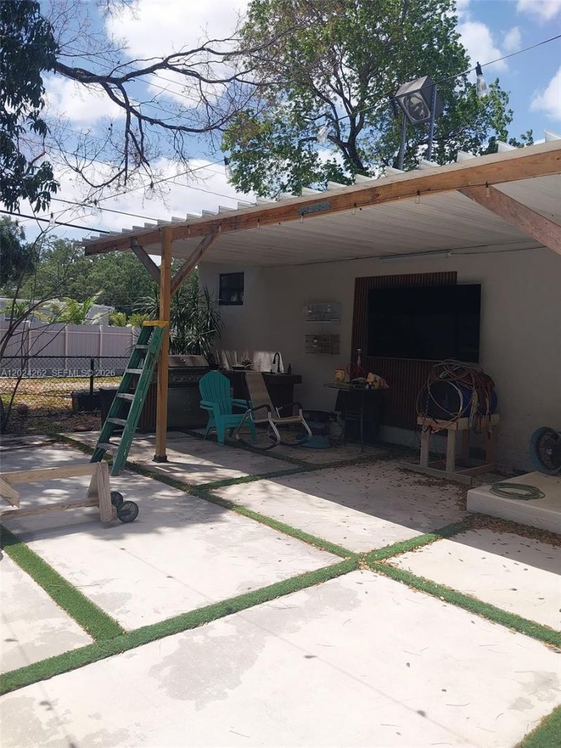 2034 NW 93rd St, Miami, FL 33147 Photo