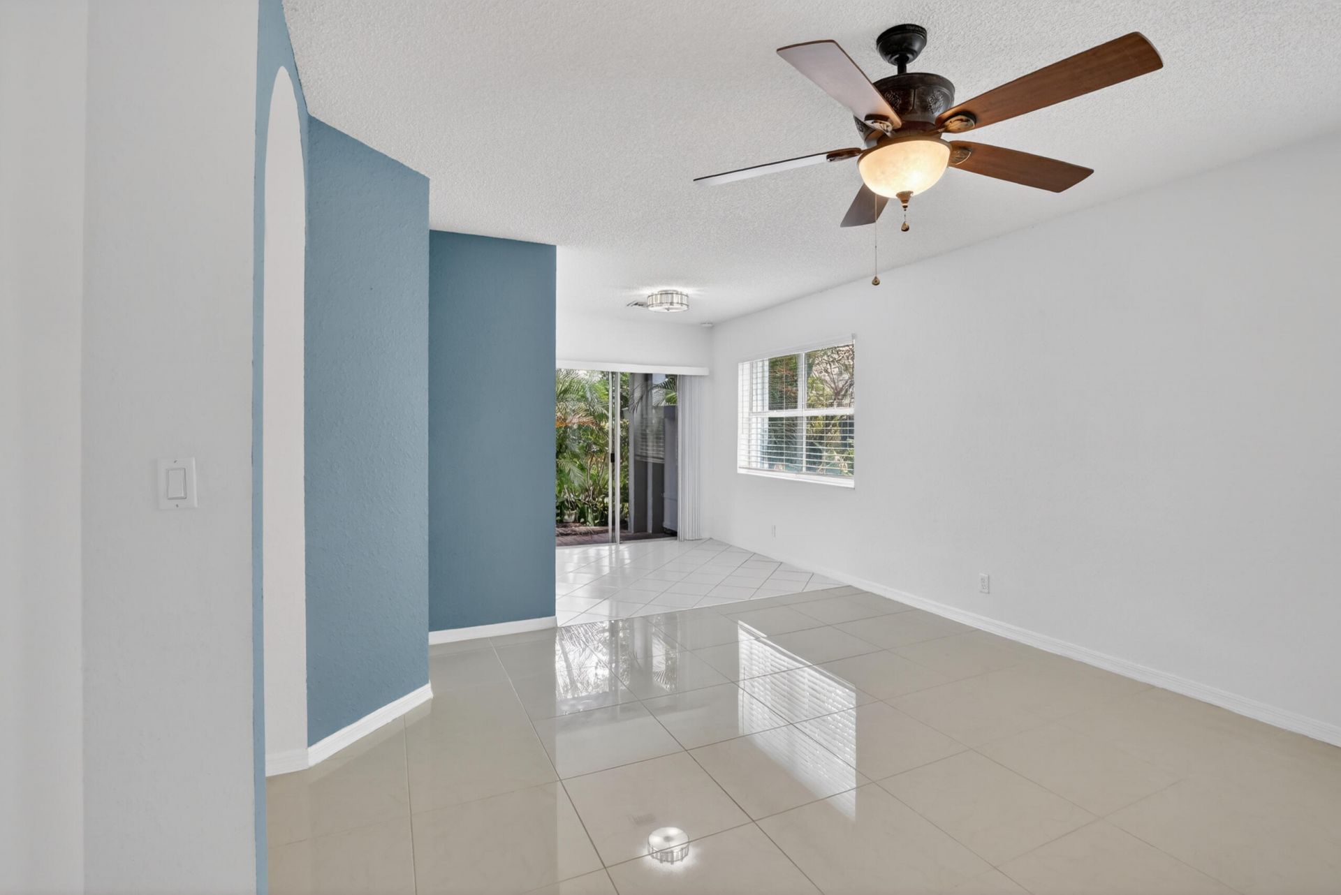 10690 NW 2nd Circle, Pembroke Pines, FL 33026 Photo
