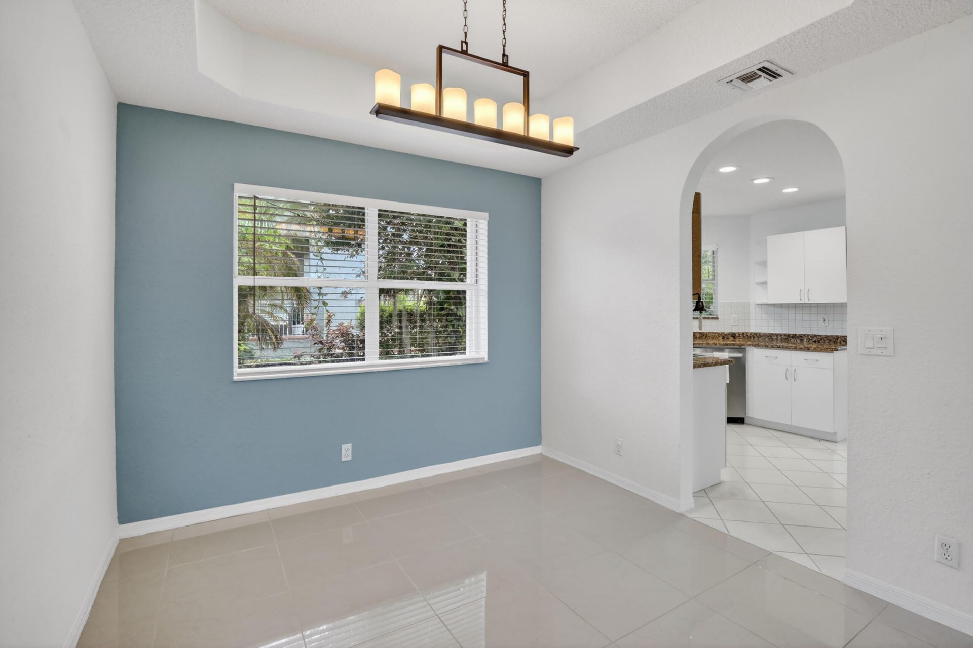 10690 NW 2nd Circle, Pembroke Pines, FL 33026 Photo