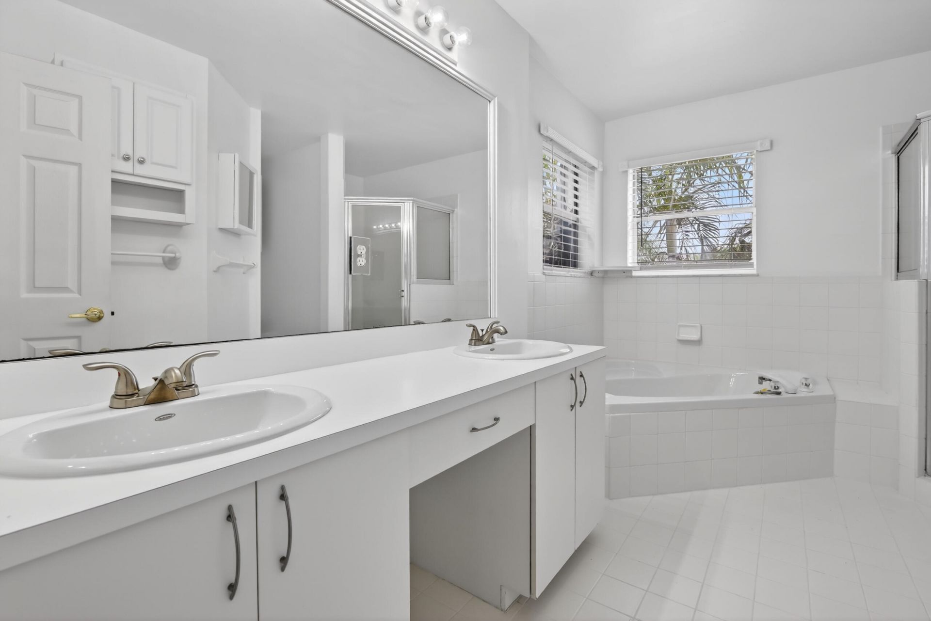 10690 NW 2nd Circle, Pembroke Pines, FL 33026 Photo