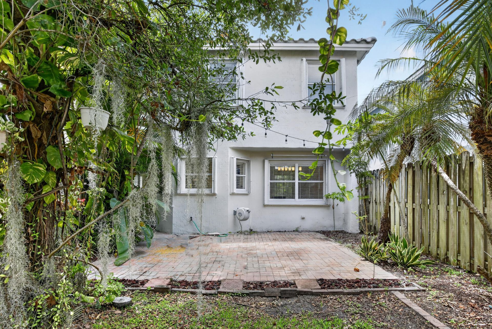 10690 NW 2nd Circle, Pembroke Pines, FL 33026 Photo